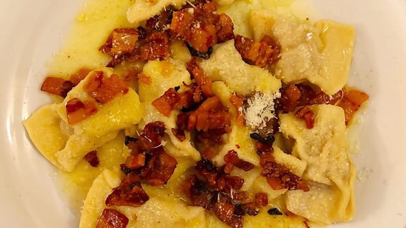 Traditional food tour in Bergamo