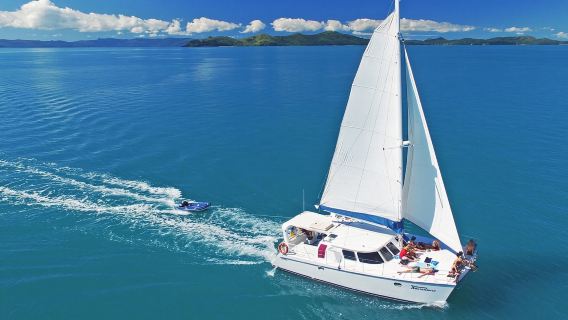 One-day experience at Whitehaven Beach in the Whitsunday Islands, Australia [Ocean Rafting/Viper/Red Cat/Internet celebrity Sailing+ Han Island/Airlie Beach departure with optional meals