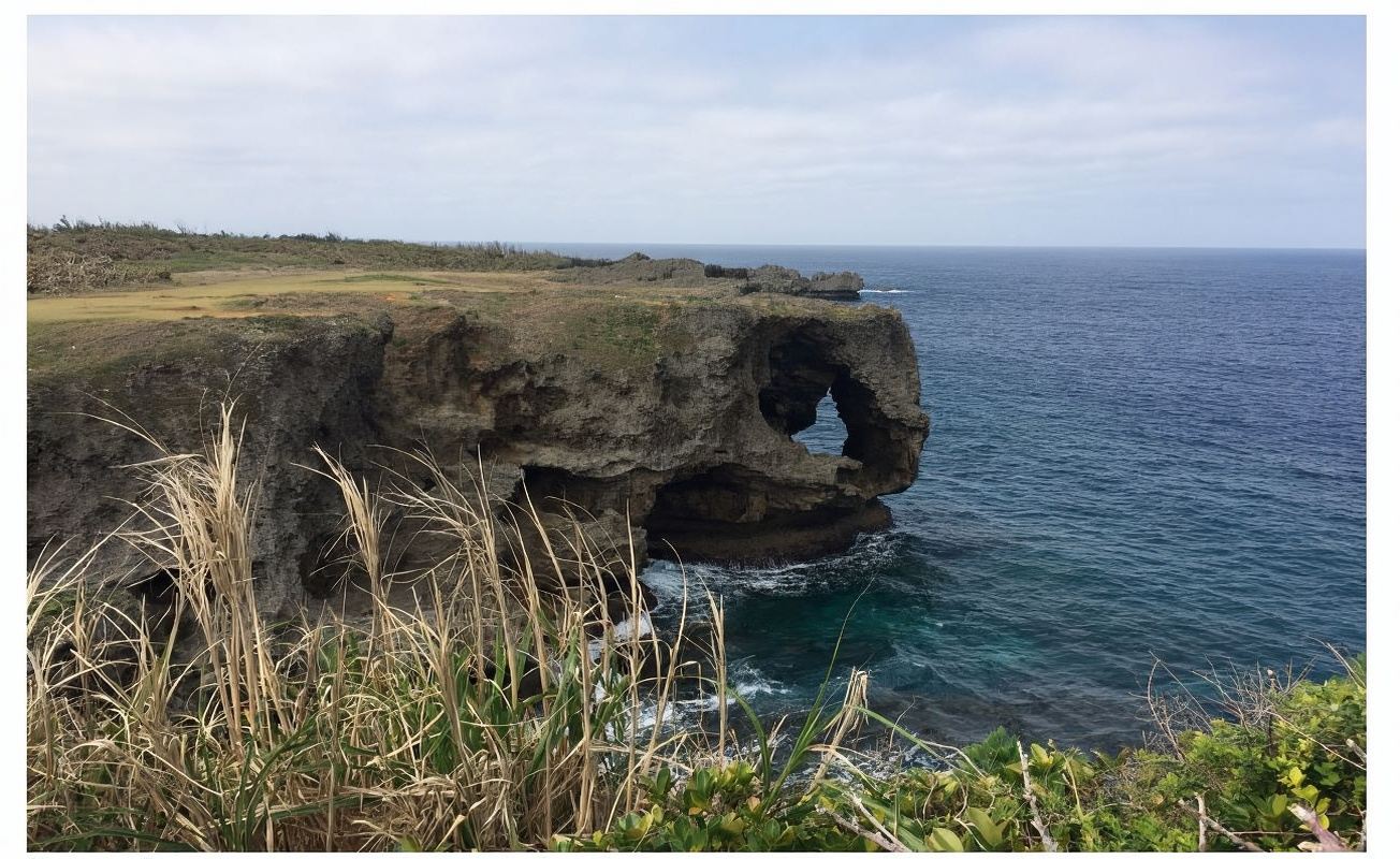 日本沖繩+萬座毛+沖繩美國村+沖繩美麗海水族館一日遊
