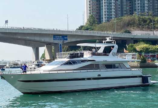[Hong Kong Yacht Rental] 85ft Imported Western-style Yacht Charter (Capacity: 40 people) Group Sea Outing [Yacht KTV + Wi-Fi] Water Party/Family...