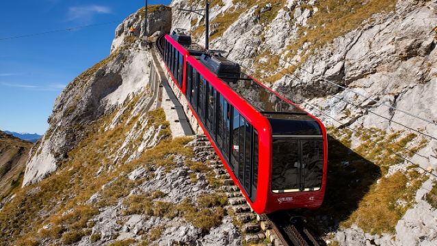 Excursión de un día al monte Pilatus y Lucerna desde Zúrich con crucero por el lago
