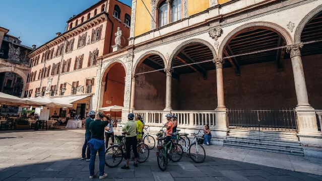 Verona e-bike tour: city center and panoramic views