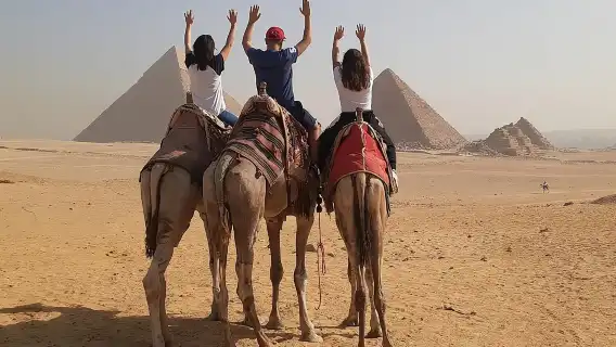 Top rated Giza Pyramids and Sphinx Tour from Cairo Airport