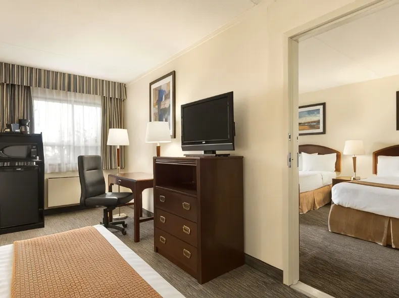 Travelodge by Wyndham Edmonton South