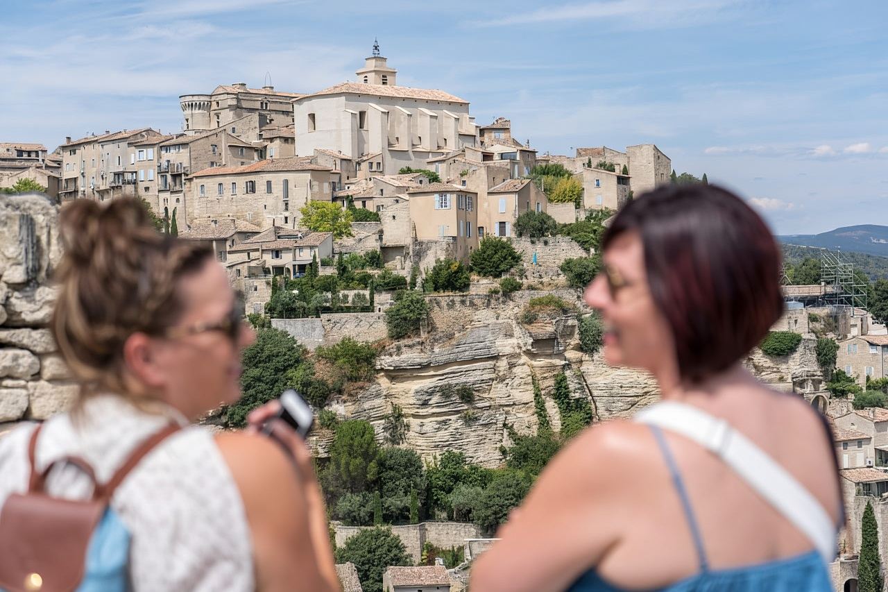 From Aix-en-Provence: Luberon Market & Villages Day Tour