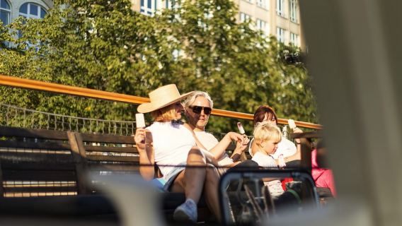 Berlin: Abendliche Sightseeing-Bootsfahrt auf der Spree