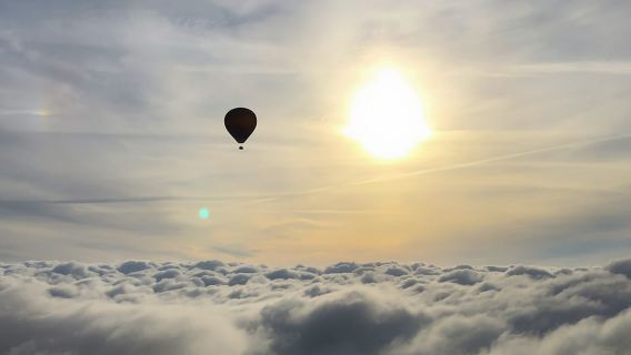 Barcelona: Heißluftballon-Tour im Vorpyrenäengebiet mit Abholoption