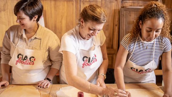 Florence: Pasta & Tiramisu Class with Unlimited Wine