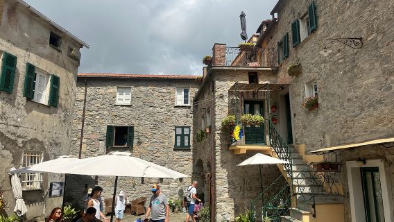 Hiking from La Spezia town centre to the Cinque Terre