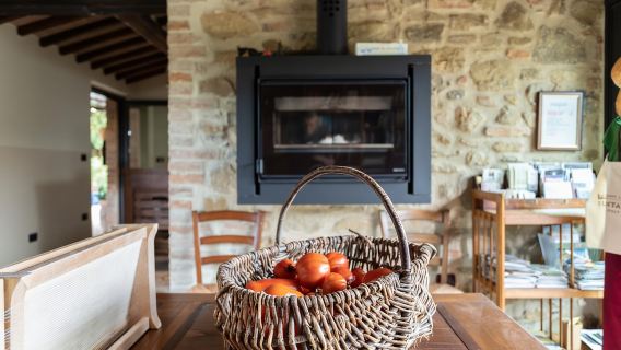 Paciano: Organic Cooking Class at a Farm with Lunch & Wine