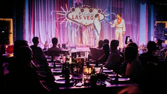 Phuket: Bữa tối và chương trình biểu diễn tại Nhà hát Junkyard - Vé VIP