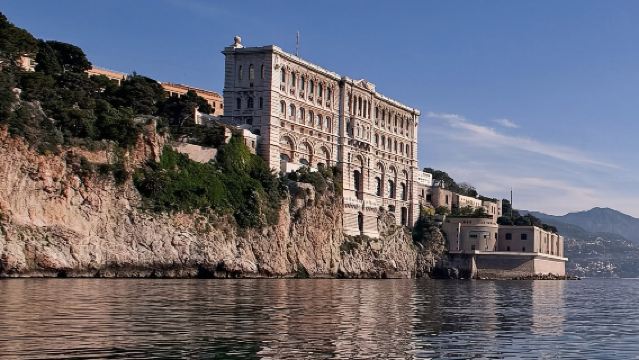 Pemandangan dengan sewaan peribadi di Monte Carlo + Muzium Lautan + Opera House + Taman Botani Èze + Walk of Fame
