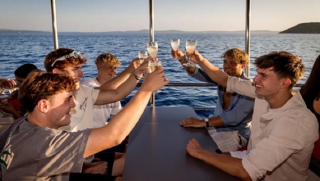 Split: 1.5-Hour Riviera Boat Cruise with a Free Drink