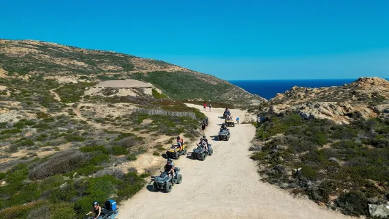 Calvi: 2-stündige Quad-Tour zwischen Meer und Bergen