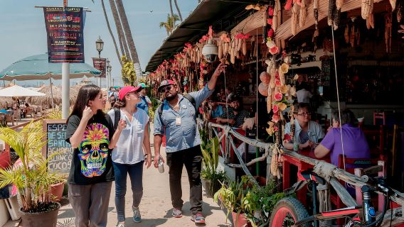 Puerto Vallarta: 4-timers spisning, gåtur og shopping tur