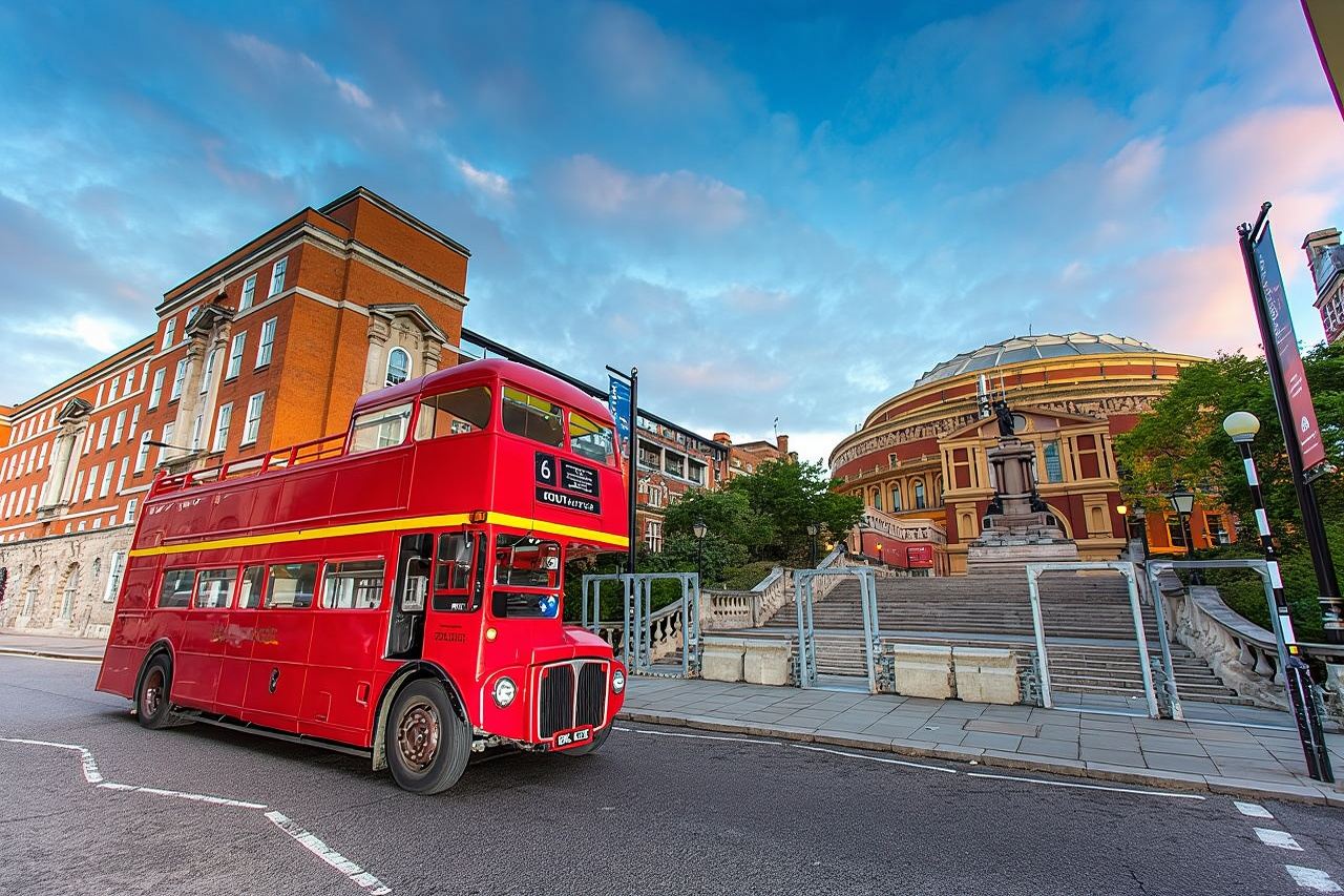 Vintage London Bus Tour Including Cruise with London Eye Option