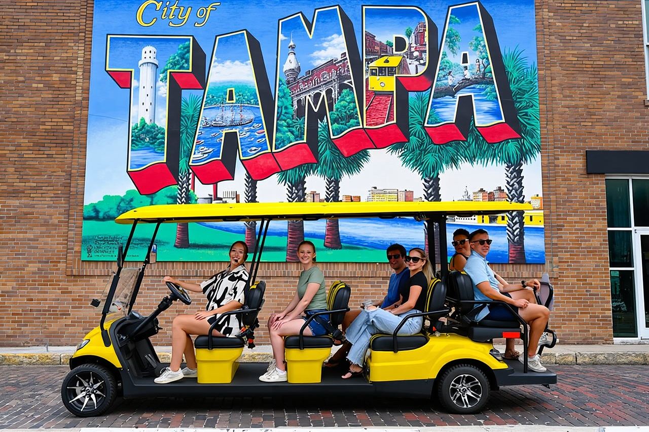 Tour turistico di Tampa con guida locale in golf cart omologato per la strada