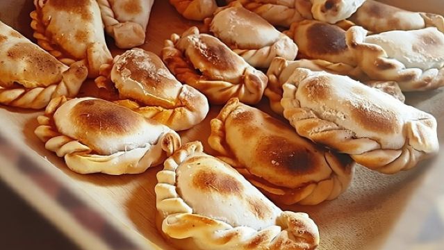 BA: Premium Empanadas & Alfajores Cooking Experience in Palermo