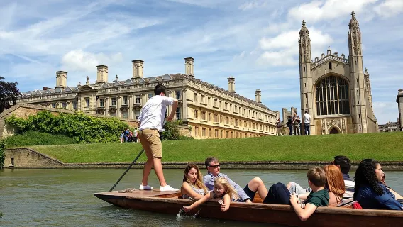 Excursion d'une journée de l'Université de Cambridge au Royaume-Uni|Comprend Billet d'entrée à la tour de l'église Sainte-Marie|Beaucoup de temps Temps libre
