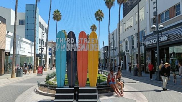 Los Angeles Sightseeing Tour: From Anaheim & Buena Park