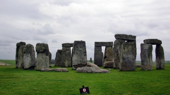 Accesso privato a Stonehenge e tour in autobus scoperto di Windsor