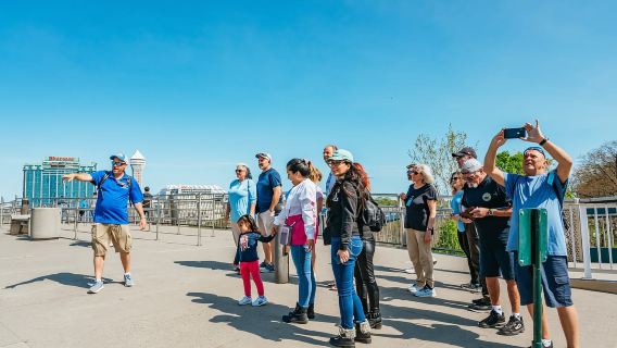 Niagara Falls, États-Unis : tournée américaine et Maid of The Mist