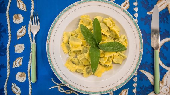 Verona: corso di cucina per preparare pasta e tiramisù a casa di una persona del posto