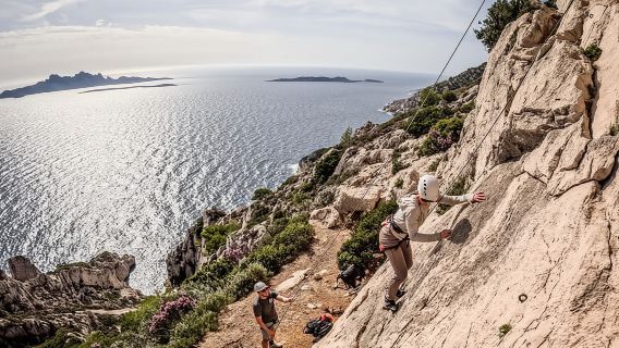Buổi khám phá leo núi ở Calanques gần Marseille