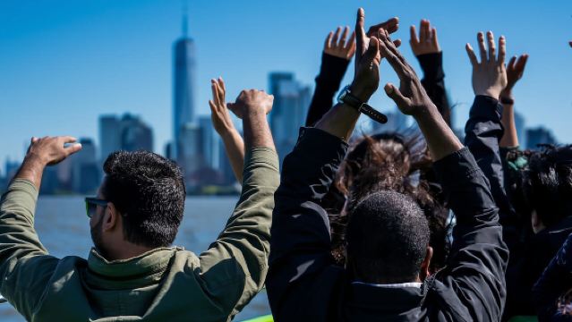 NYC: Circle Line "The Beast" Midtown/Downtown Speedboat Ride