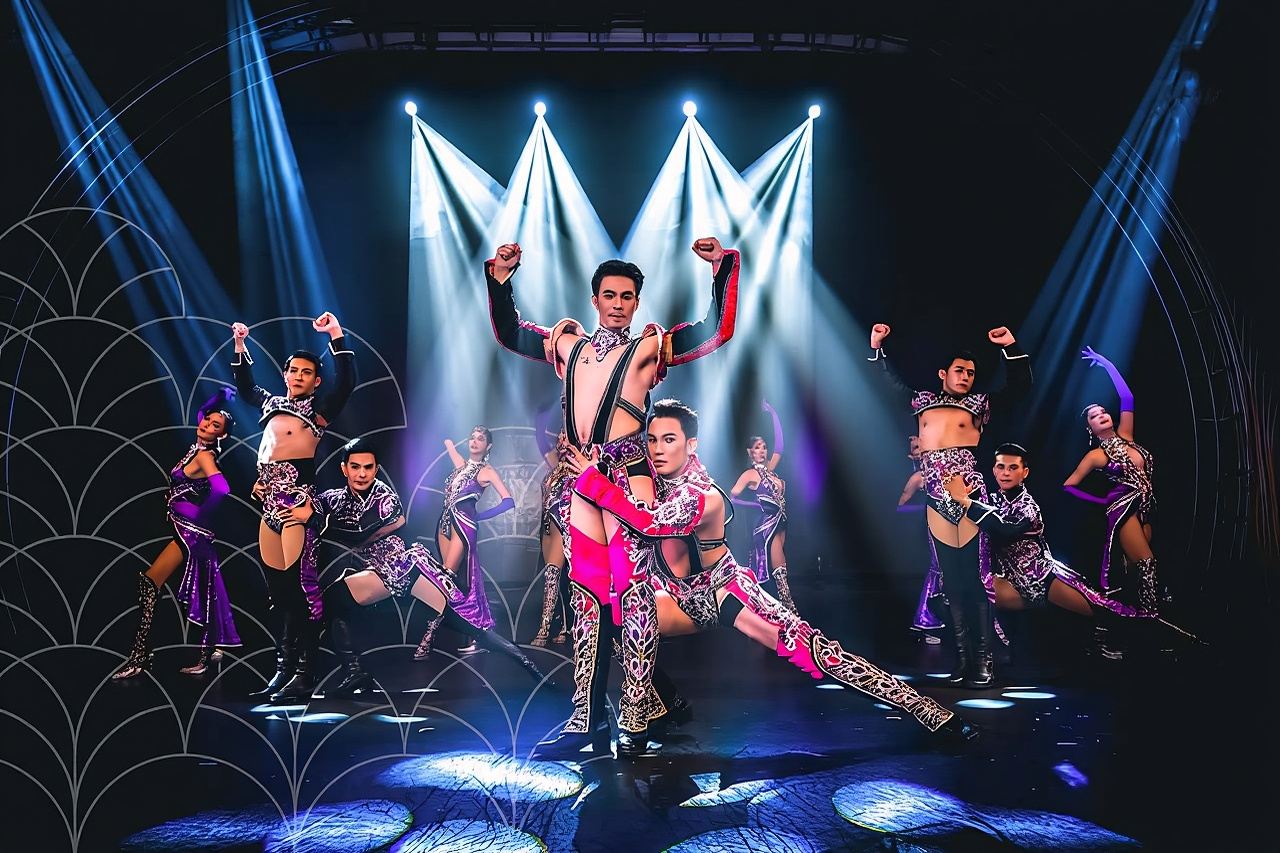 Spettacolo dei ladyboy di Simon a Phuket con tour giornaliero