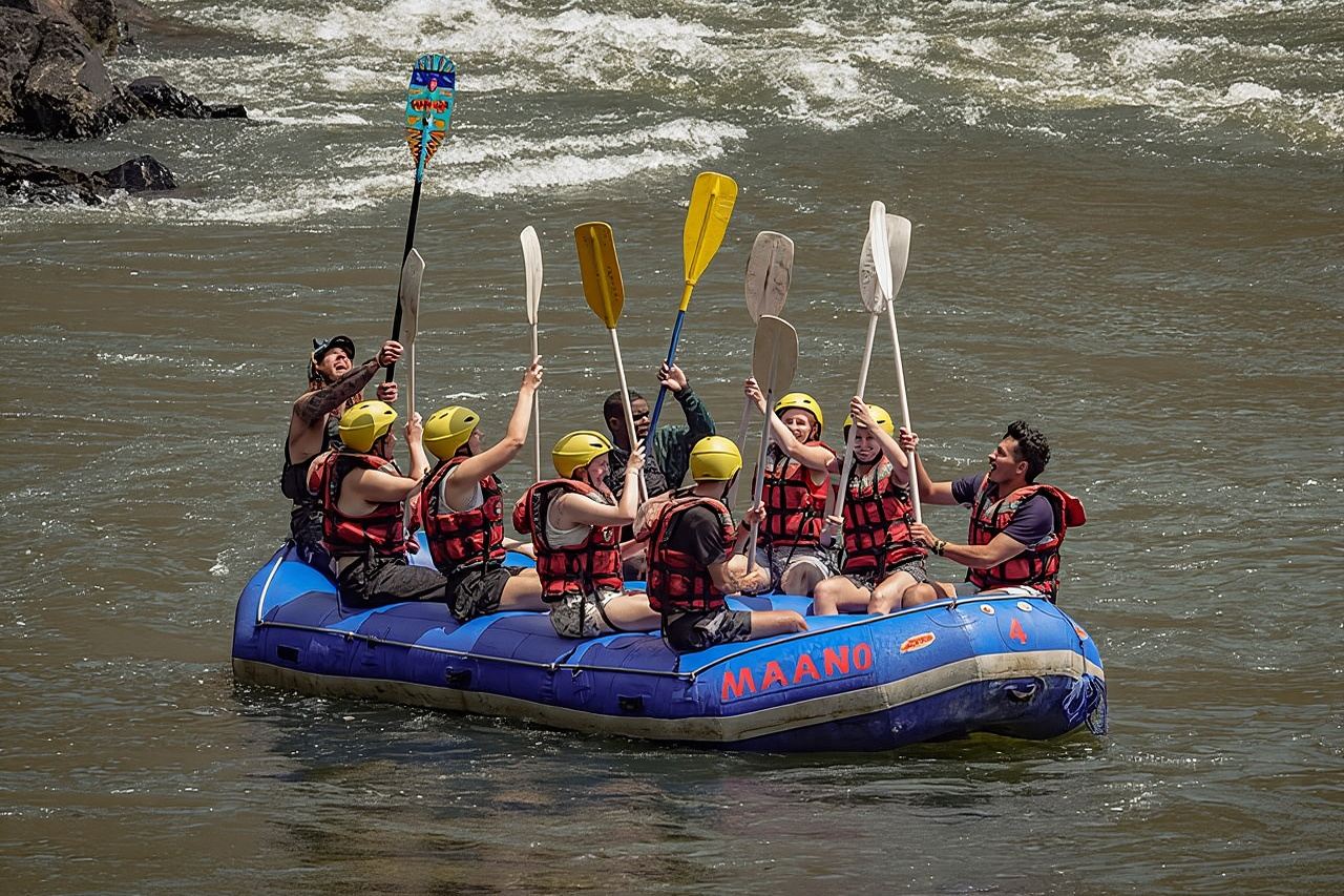 Ganztagestour: Wildwasser-Rafting auf dem Sambesi (1-25)