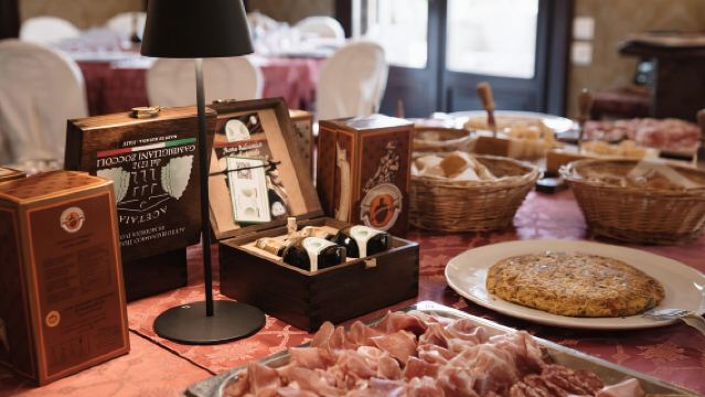 Modena: Balsamic Lunch with Vinegar Cellar Tour and Tasting