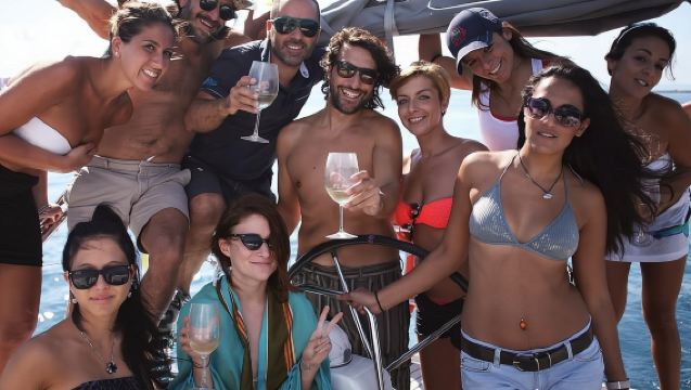 Sailing to Cyclops Islands Group Tour