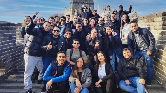 MuBus: Mutianyu Great Wall ENG/ESP/RUS Guided Bus Tour