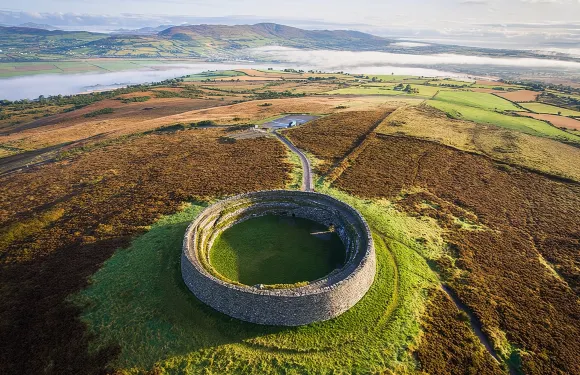 日遊：德里與多尼戈爾特色