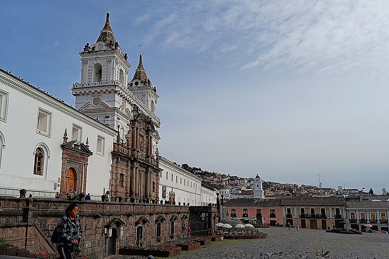Scopri Quito; Città vecchia, Centro del mondo + Funivia PRIVATA