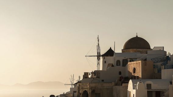 Santorini: Private Tour in the Picturesque Village of Oia