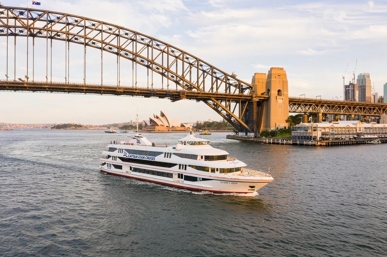 Captain Cook Sydney Harbour Lunch Cruise Asia Harbour Lunch (Optional 2-course/3-course)