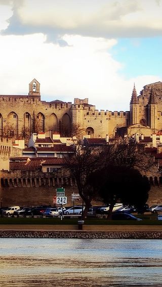 1-day tour to Avignon + Pont du Gard + Les Baux-de-Provence + Châteauneuf-du-Pape wine tasting in France