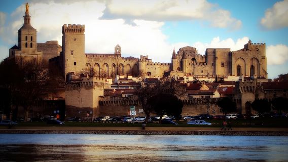 Avignon, Châteauneuf-du-Pape, Pont du Gard và Les tour 1 ngày: Trải nghiệm tinh hoa của Provence