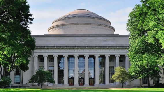 Sekolah-sekolah Terkemuka: Tur Grup ke MIT dan Harvard