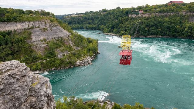 Niagara Falls Day Tour from Toronto Airport with Boat & Journey