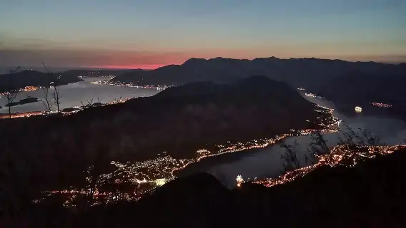 Private tour: Homemade food and wine tasting at my family home