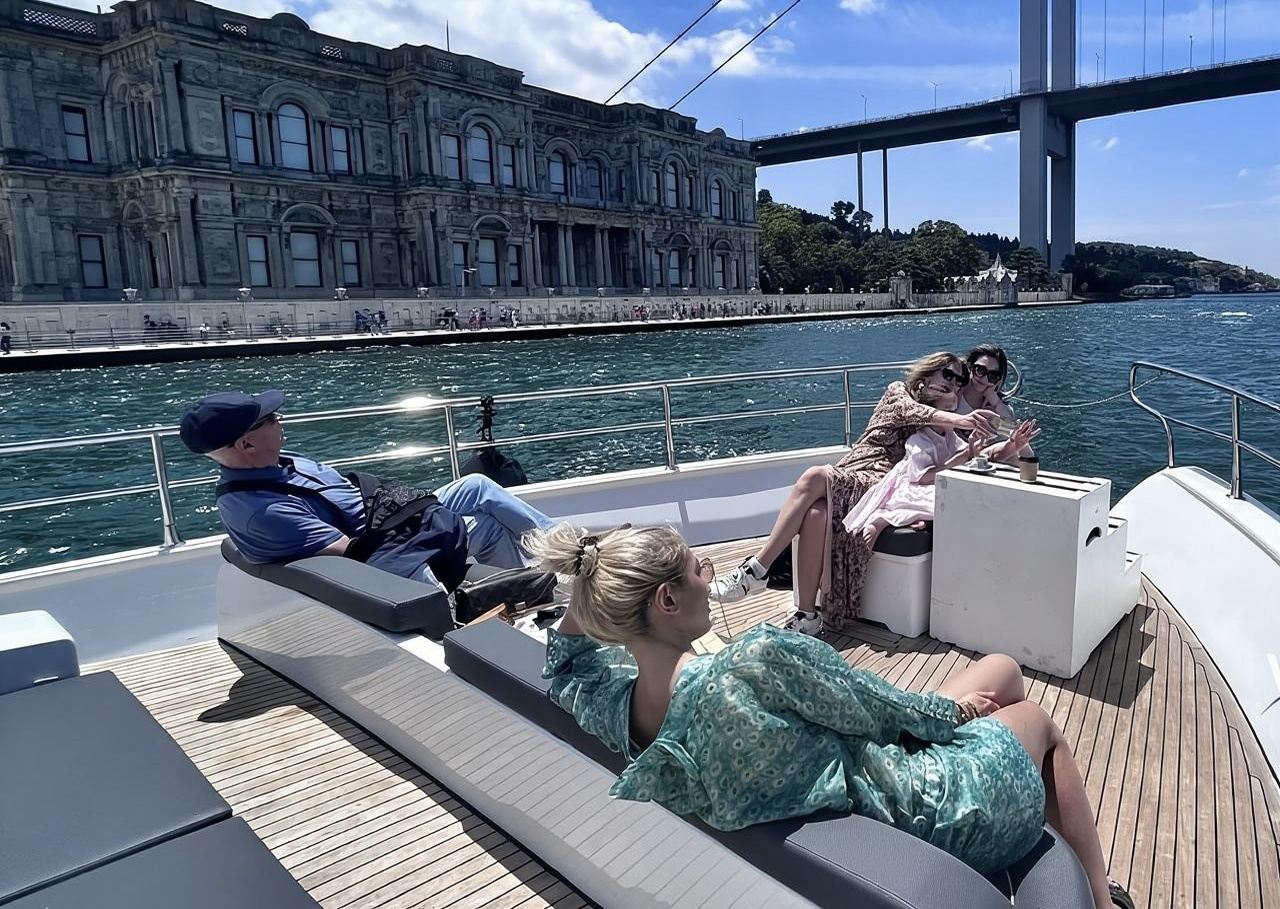 Da Istanbul: Crociera pomeridiana sul Bosforo con sosta sul lato asiatico, trasferimento e snack inclusi