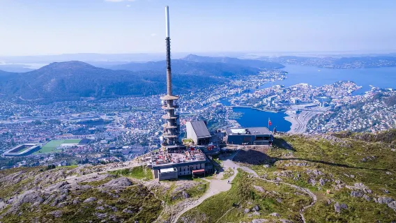 Ulriken Bergen: Desfrute de um almoço de 3 pratos com vistas panorâmicas