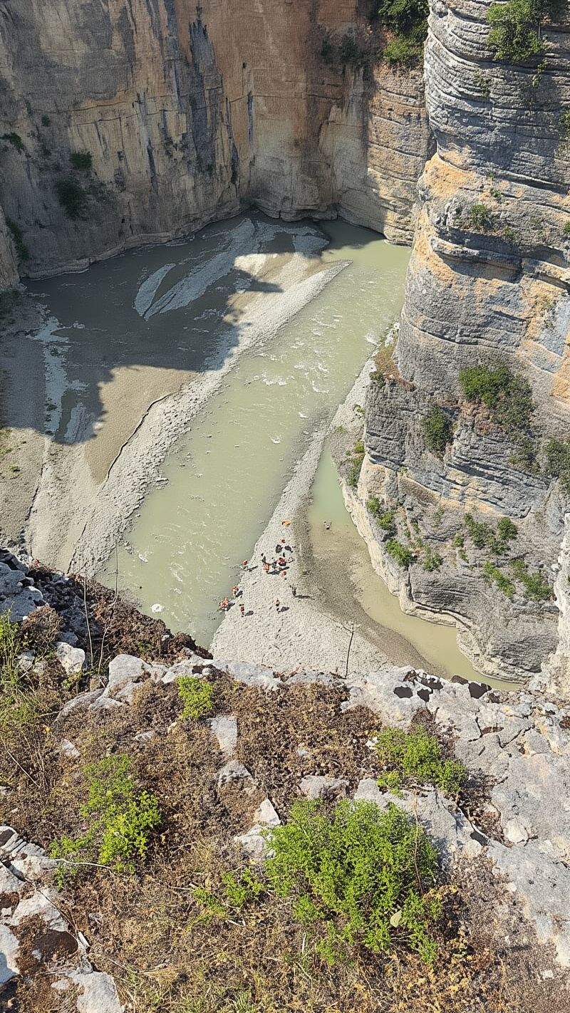 Berat: Excursión de un día al cañón de Osum y la cascada de Bogove