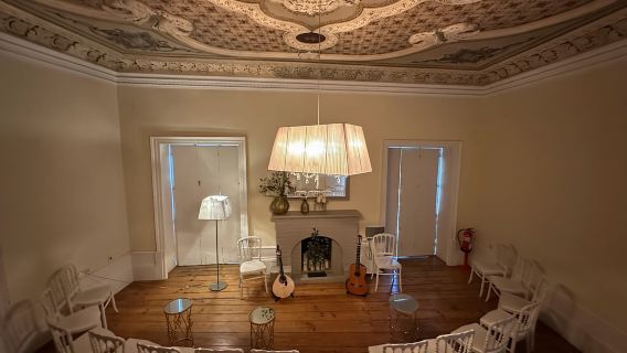 Porto: spettacolo di Fado dal vivo con bicchiere di vino Porto