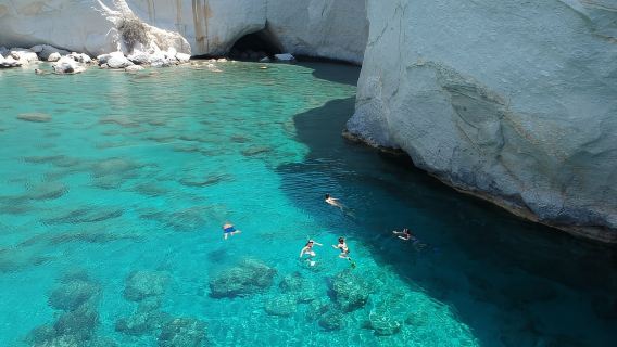 Milos: Milos and Polyaigos Snorkeling and SUP Cruise