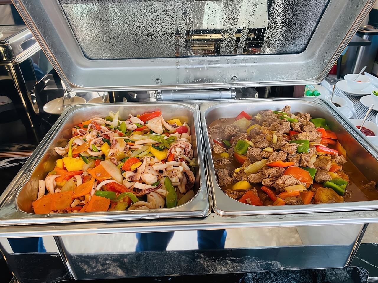 Da Hanoi: Halong–Lan Ha Premium Yacht, crociera di un giorno