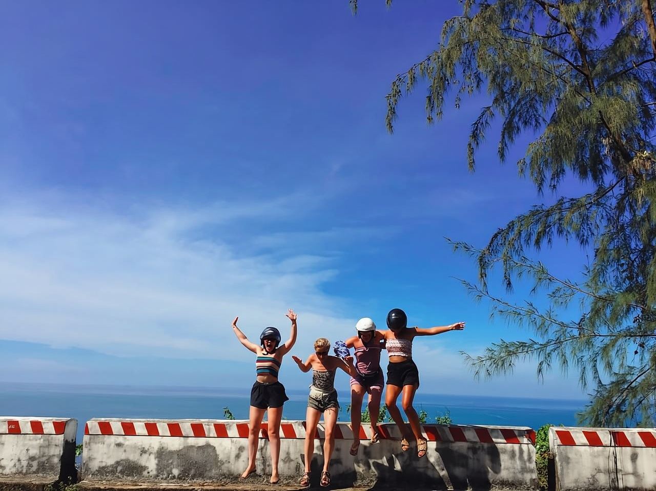 Motorbike tour with easy rider from Da Nang/Hoi An/Hue